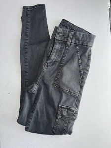 Pantalones de mezclilla cargo American Eagle negros tiro súper alto mendicidad talla 0 cero regular - Imagen 1 de 5