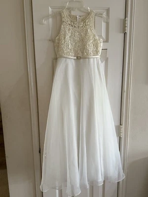 Vestido de novia niña flor David's ¡NUEVO! Talla 8 Color Marfil Foto 1 de 4