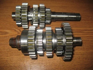 1976 TS400 TRANSMISSION ASSEMBLY SUZUKI TS 400 APACHE 24121-32001 - Picture 1 of 7