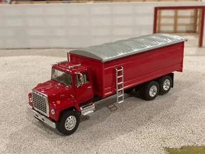 custom 1/64 FORD L-9000 tandem axle grain truck - RED - Picture 1 of 6