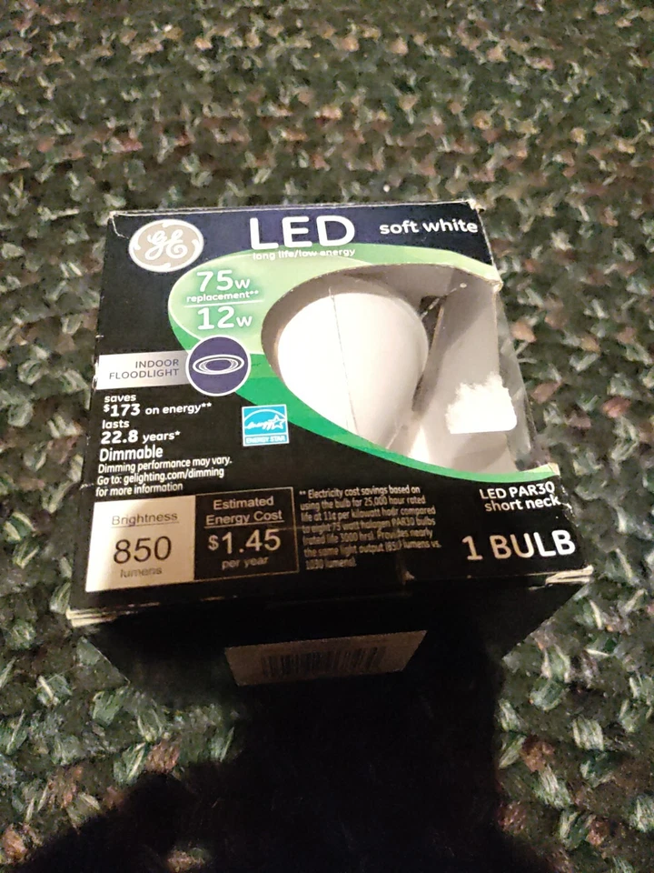 GE LED Indoor Floodlight 12 Watts 75 Watt Replacement Soft White PAR30 Dimmable - Image 1 of 1