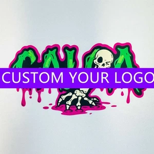 KUNDENSPEZIFISCHER Kleideraufnäher mit PU-Fleece, UV-Druck & gestickter Punktnaht - Bild 1 von 1