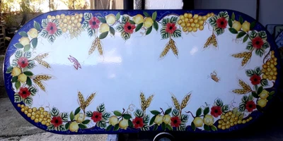 Tavolo in pietra lavica dell'etna dipinto a mano. - Immagine 1 di 4