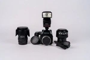Pentax 645n Kit w/ 75mm + 33-55mm +150mm + AF-540FGZ Flash + 120 Film Back + ext - Picture 1 of 24
