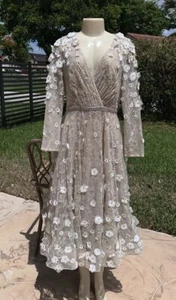 MAC DUGGAL BEIGE VERZIERT BLUMEN KRISTALL GÜRTEL LANGARM KLEID Gr. 8 - Bild 1 von 20