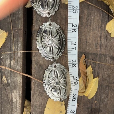 Cinturón Western Cowgirl Concho plateado Foto 1 de 4