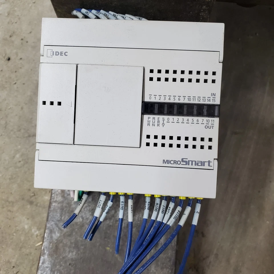 IDEC FC4A-C24R2C MicroSmart Controller - Image 1 of 4