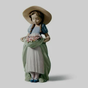 Lladro Mädchen Blumen ** Neu in OVP ** Einzelhandel 695 $ - Bild 1 von 3
