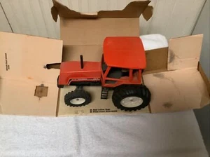 1982 ERTL 1:16 Scale Allis-Chalmers 8010 Tractor With Cab 1221 - Picture 1 of 11