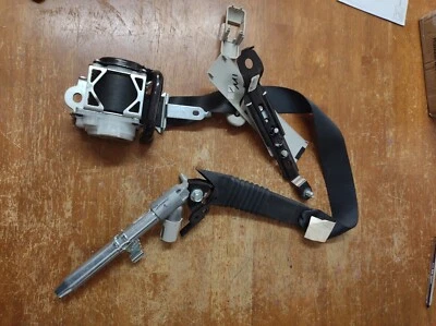 Cinturón de seguridad para pasajero delantero Mazda 3 2017 2018 OEM Foto 1 de 4