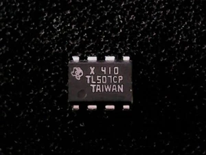 TL507CP - Texas Instruments Analog-to-Digital Converter (DIP-28) GENUINE - Bild 1 von 1