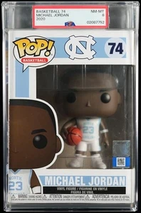 Funko Pop! FIGURA DE VINILO de baloncesto Michael Jordan #74 (2020) PSA 8 casi nuevo-como nuevo - Imagen 1 de 3