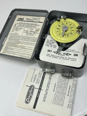 Dayton Time Switch Box Modelo 2E351 Temporizador Eléctrico con Manual Foto 1 de 4