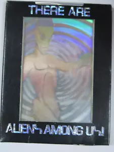 Vintage THERE ARE ALIENS AMONG US Boxed Limited Edition HOLOGRAM Card Set of 8 - Picture 1 of 3