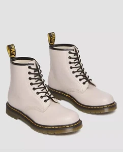 BOTAS DR. MARTENS 31008 TAUPE 1460 CUERO 8 OJOS BEIGE HOMBRE TALLA 10 MUJER 11 - Imagen 1 de 11