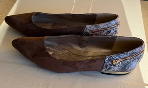 BELLINI NOVATOO WOMEN'S SHOES. SIZE: 13 WIDE BROWN FAUX SUEDE FLATS POINTED TOE - Picture 1 of 11