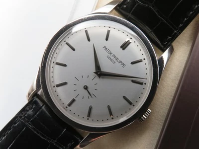 Patek Phillipe Calatrava 5196G-001 18k White Gold Men's Manual Wind Wristwatch - Image 1 of 4