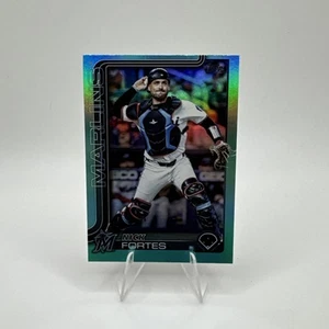 Nick Fortes #523 Topps 2025 Series 2 Aqua Rainbow Foil Marlins *Colore Match* - Foto 1 di 2