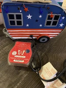 Scentsy Land of Liberty Camper Trailer Freedom Wax Warmer Red White Berry Pi New - Picture 1 of 16