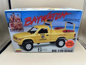 Lindberg Baywatch Toyota 4x4 Pickup Beach Patrol 1/20 Maßstab Modell 72588 offene Box - Bild 1 von 3