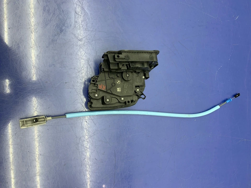 2019 - 2023 BMW X5 G05 OEM RIGHT REAR DOOR LOCK W/ CONNECTOR WIRE 51229464884 - Image 1 of 4