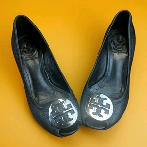 Tory Burch Peep Toe Wedges SZ 6* Black Pebble Leather Silver Emblem Classic READ - Picture 1 of 19