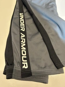 Boys Under Armour Loose Medium Grey Pants Excellent Condition - Picture 1 of 7