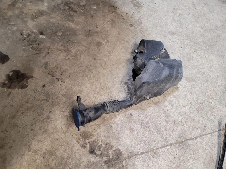 Wash Reservoir 204 Type GLK250 Fits 10-15 MERCEDES GLK-CLASS 2045230 - Image 1 of 1