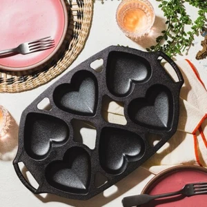 Lodge Cast Iron Heart Multi Mini Cake Pan - Picture 1 of 6