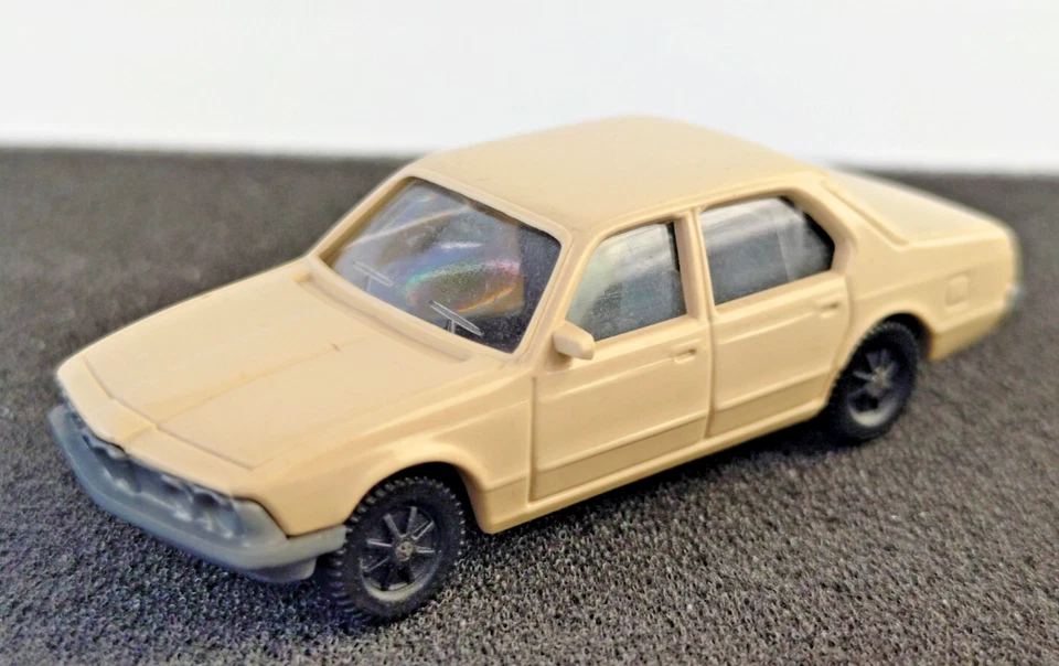 FLEISCHMANN HO BMW 745 I Beige  1/87 1:87 Foto 1 de 4