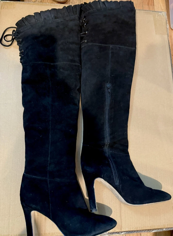 KELSI DAGGER 女式黑色性感麂皮绒高筒靴 8 码免费送货 — 第 1/4 张图片