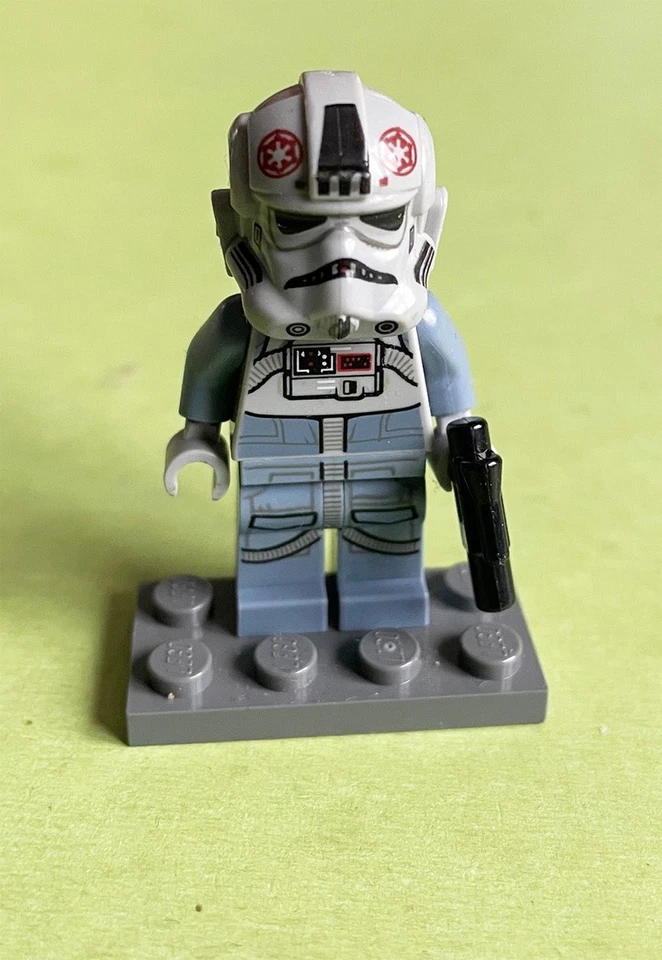 Figurine lego Star Wars - AT-AT Driver - sw1105 - Photo 1/3