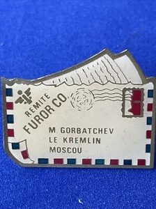 PINBACK VINTAGE: AUTOMÓVIL FUROR - M. GORBATCHEV, KREMLIN, MOSCÚ (7) - Imagen 1 de 3