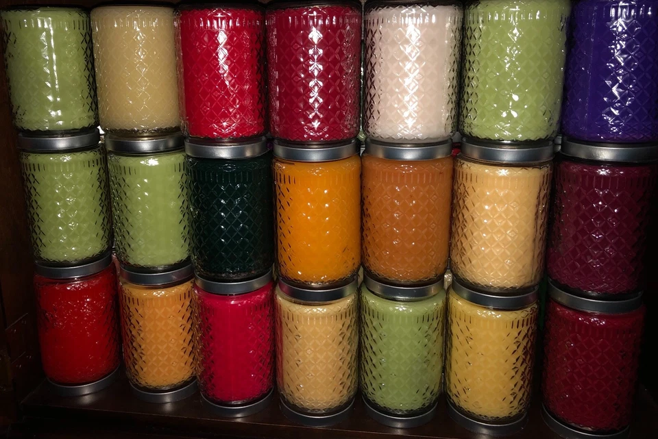 Gold Canyon 26 oz Heritage Candle Select Your Scent - Image 1 of 3