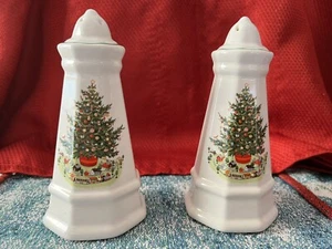 Christmas Heritage Salt & Pepper Shaker Set by Pfaltzgraff Holiday Kitchen Decor - Picture 1 of 6