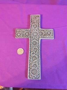 Vintage cast aluminum WALL CROSS~DAISYS RELIGIOUS 9 1/2" X 5 3/4" - Picture 1 of 8