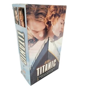 TITANIC digitally mastered 2 VHS Tape Set Paramount Pictures DiCaprio Winslet - Picture 1 of 2