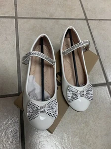 Girls 4 White Patent Leather & Rhinestone Pageant Dress Church Easter Shoes NIB - Picture 1 of 3
