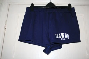 NEU OHNE ETIKETT GRÖSSE 18 MARINEBLAU JERSEY STRETCHIG SHORTS MIT ELASTISCHEM BUND & HAWAII LOGO - Bild 1 von 3