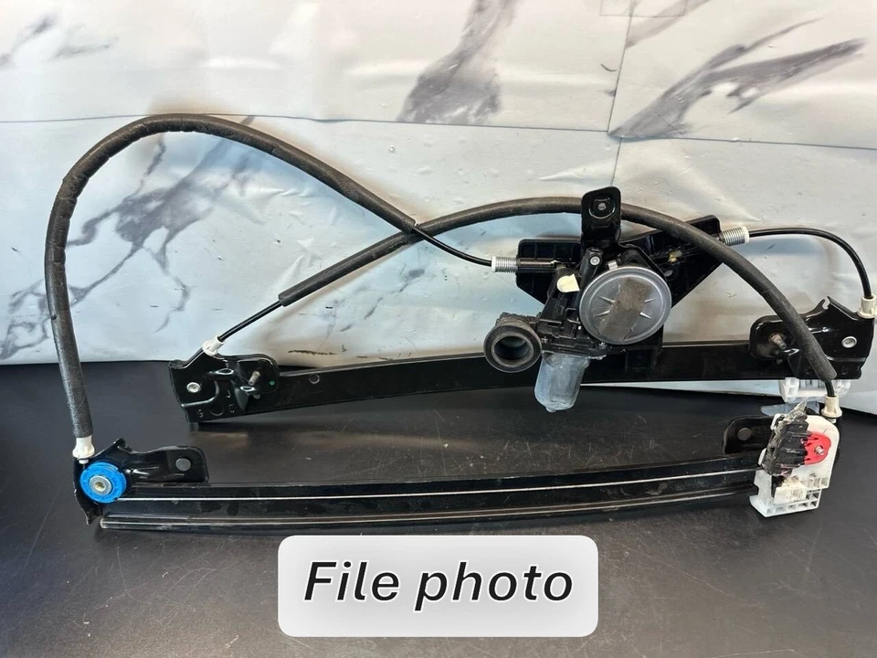 07 08 09 10 11 12 13 MERCEDES S550-CLASS Front Door Regulator Right passenger - Image 1 of 1