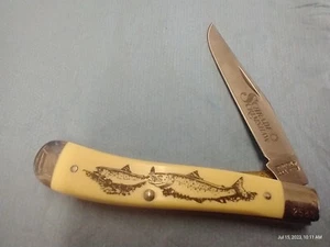 Schrade USA Scrimshaw SC503 Fish 2 Salmon Scene Folding Pocket Knife - Picture 1 of 6