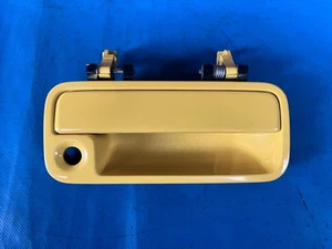 Rover 25 / MG ZR Right Side Front Exterior Door Handle (CXB101500) Trophy Yellow - Picture 1 of 6
