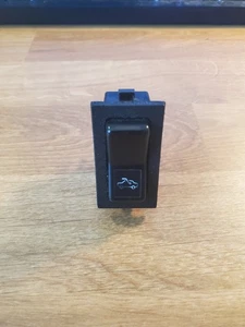 OEM Genuine Volvo 240 Sunroof Switch 1333661 244 242 RARE - Picture 1 of 10