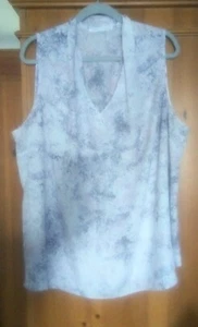 Violet + Claire Women’s Plus 3X Semi Sheer V-Neck Floral Sleeveless Top Blouse - Picture 1 of 4