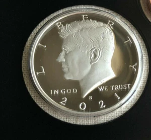 2021 S 99.9% Silver Proof Kennedy Half Dollar - Picture 1 of 3