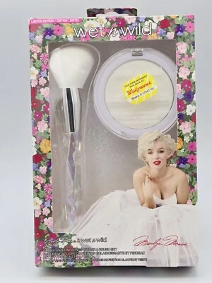 Wet N Wild Clarifying Finishing Powder& Brush Set-LIMITED EDITION MARILYN MONROE - Image 1 of 4