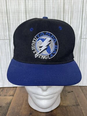 De Colección Años 90 NHL Tampa Bay Lightning #1 Ropa Ajustada Sombrero Talla 7 1/8 *Hecho en EE. UU.* Foto 1 de 4