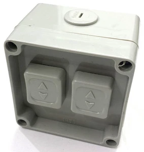OUTDOOR WEATHER PROOF 2 GANG SWITCH 230V 10A REFRIGERATION/AC - Picture 1 of 1