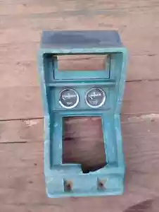 1980-1986 Nissan 720 Pickup Console With Oil and Temperature Gauges OEM - Foto 1 di 10
