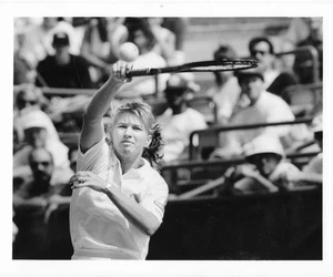 Foto d'epoca Tennos Star Stefanie Maria Graf 8 x 10 B&W RC Photograph - Foto 1 di 1